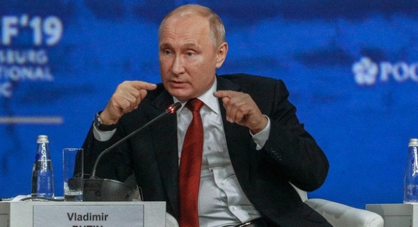 <br />
Путин поручил Роскосмосу сократить барьеры для гражданской продукции<br />
